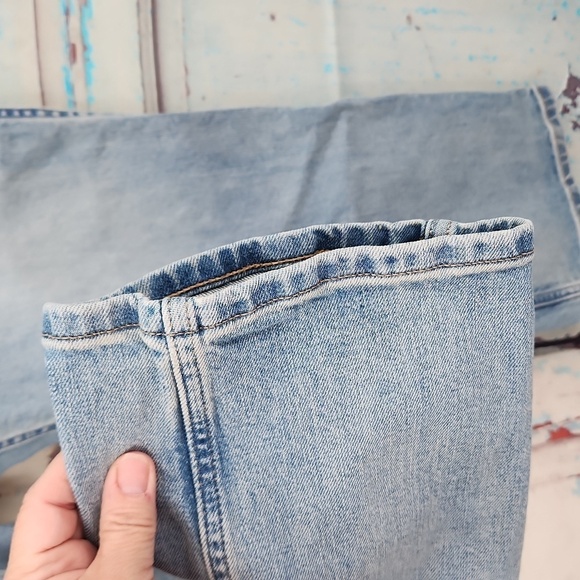 Everlane The Cheeky Bootcut Cropped Jean - Picture 5 of 9